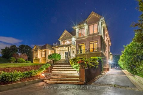 Photo 1 at 776 Woodland Acres Crescent, Rural Vaughan, Vaughan
