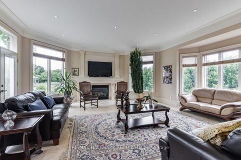 Photo 16 at 776 Woodland Acres Crescent, Rural Vaughan, Vaughan