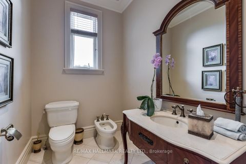 Photo 19 at 776 Woodland Acres Crescent, Rural Vaughan, Vaughan