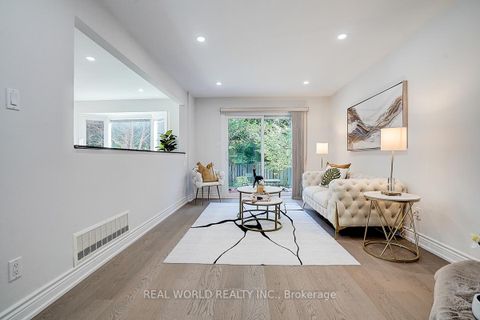 Photo 4 at 18 Kilbarry Court, South Richvale, Richmond Hill