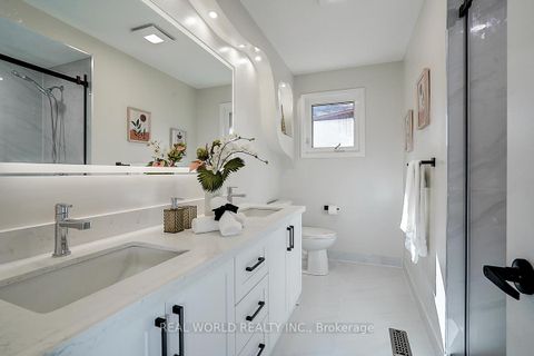 Photo 12 at 18 Kilbarry Court, South Richvale, Richmond Hill