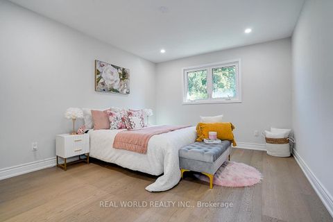 Photo 15 at 18 Kilbarry Court, South Richvale, Richmond Hill
