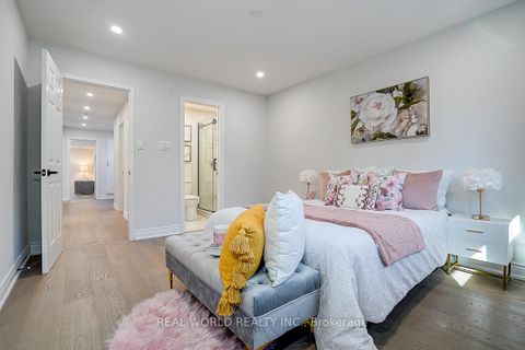 Photo 16 at 18 Kilbarry Court, South Richvale, Richmond Hill