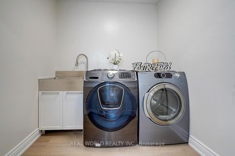 Photo 19 at 18 Kilbarry Court, South Richvale, Richmond Hill