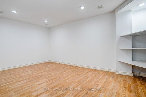 Photo 22 at 18 Kilbarry Court, South Richvale, Richmond Hill