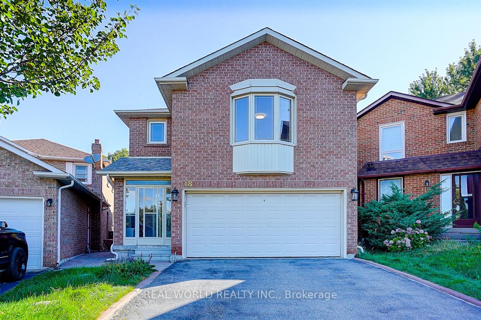 18 Kilbarry Court, South Richvale, Richmond Hill by Loree Meneguzzi Real Estate 18 Kilbarry Court, South Richvale, Richmond Hill