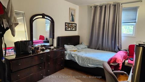Photo 11 at 9 Mentor Boulevard, Hillcrest Village, Toronto