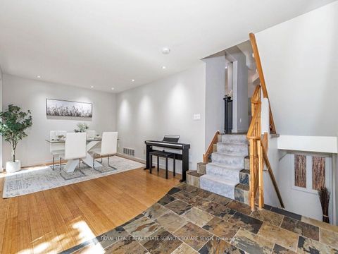 Photo 10 at 234 Sewell Drive, CP College Park, Oakville