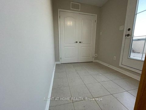 Photo 4 at 120 - 2441 Greenwich Drive, WM Westmount, Oakville