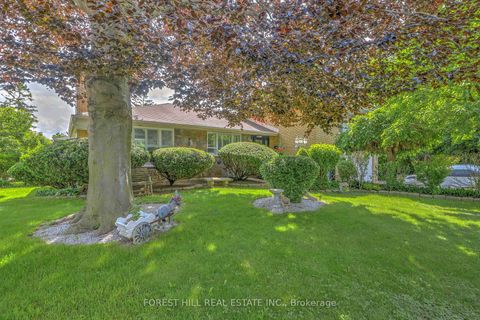 Photo 3 at 89 Portage Avenue, Pelmo Park W4, Toronto