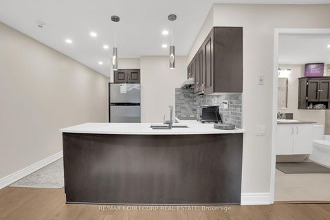 Photo 11 at 500 - 33 Sheppard Avenue E, Willowdale East, Toronto