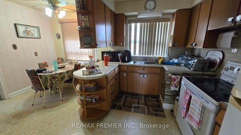 Photo 5 at 23 Canton Avenue, CFB, Toronto
