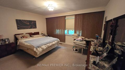 Photo 7 at 23 Canton Avenue, CFB, Toronto
