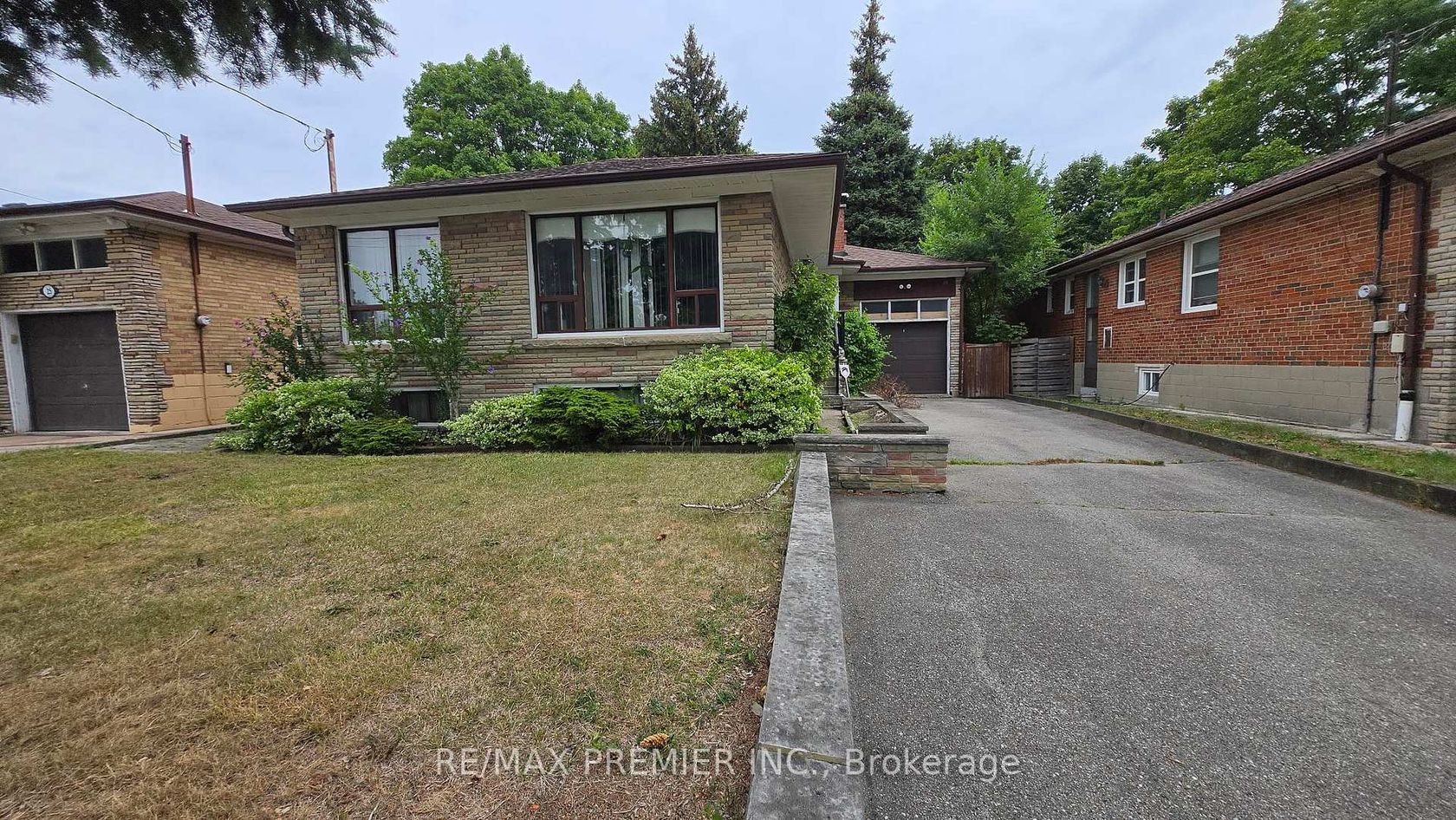 23 Canton Avenue, CFB, Toronto 