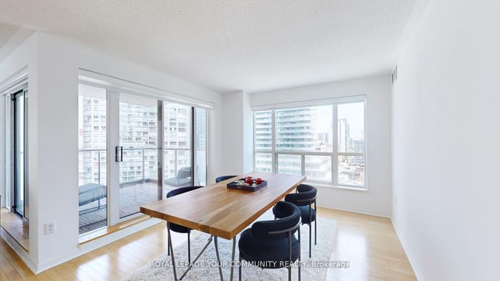 Photo 12 at 1609 - 909 Bay Street, Bay Street Corridor, Toronto