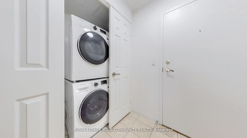 Photo 34 at 1609 - 909 Bay Street, Bay Street Corridor, Toronto