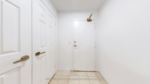 Photo 35 at 1609 - 909 Bay Street, Bay Street Corridor, Toronto