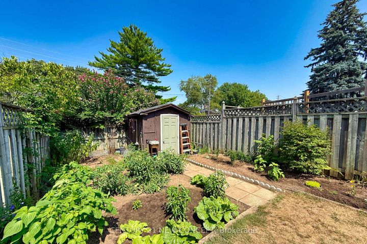 Photo 31 at 3028 Eva Drive, Roseland, Burlington