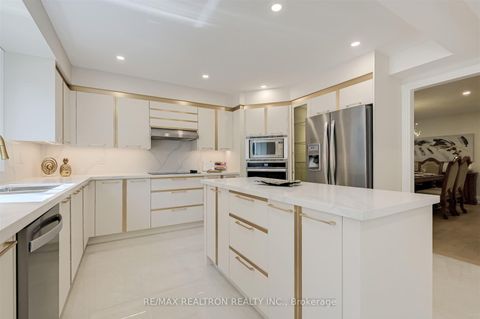 Photo 11 at 622 Lyman Boulevard, Wyndham, Newmarket