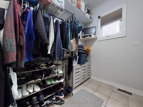 Photo 10 at 27 Chipmunk Trail, Vellore Village, Vaughan