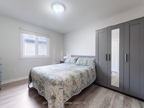 Photo 31 at 27 Chipmunk Trail, Vellore Village, Vaughan