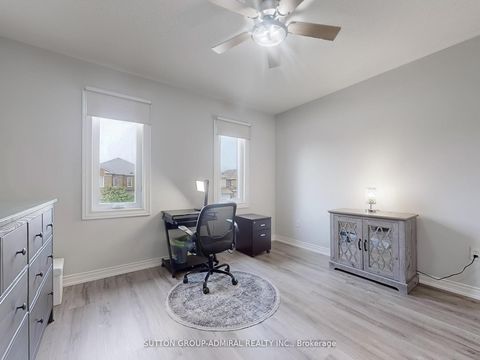Photo 32 at 27 Chipmunk Trail, Vellore Village, Vaughan