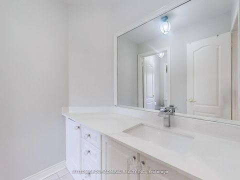 Photo 33 at 27 Chipmunk Trail, Vellore Village, Vaughan