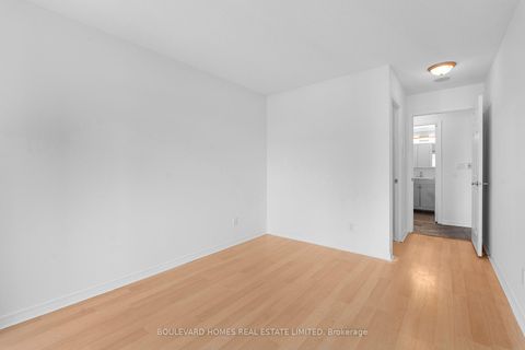 Photo 13 at PH09 - 185 Oneida Crescent, Langstaff, Richmond Hill