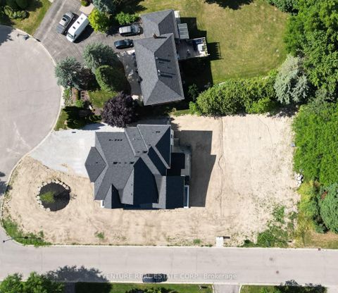 Photo 1 at 118 Moore Park Drive, Schomberg, King