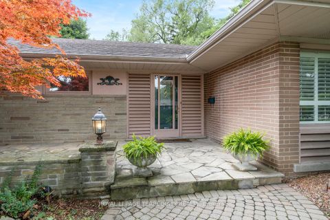 Photo 2 at 416 The Kingsway, Rosethorn, Toronto