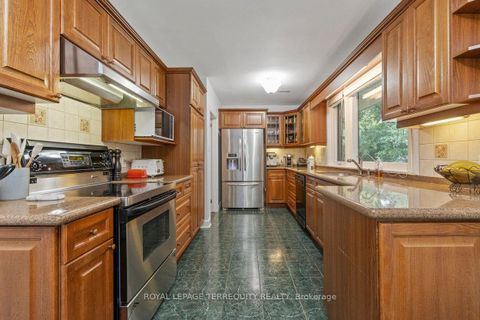 Photo 10 at 416 The Kingsway, Rosethorn, Toronto