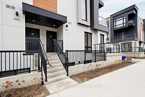 Photo 1 at 1001 - 14 David Eyer Road, Rural Richmond Hill, Richmond Hill