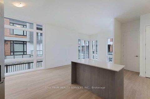 Photo 7 at 1001 - 14 David Eyer Road, Rural Richmond Hill, Richmond Hill Photo 7 at 1001 - 14 David Eyer Road, Rural Richmond Hill, Richmond Hill