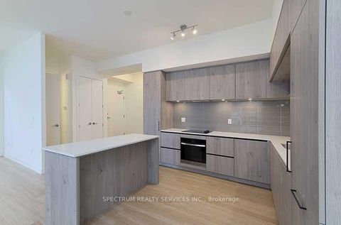 Photo 8 at 1001 - 14 David Eyer Road, Rural Richmond Hill, Richmond Hill Photo 8 at 1001 - 14 David Eyer Road, Rural Richmond Hill, Richmond Hill