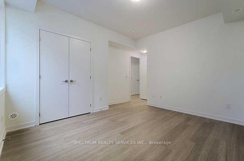 Photo 10 at 1001 - 14 David Eyer Road, Rural Richmond Hill, Richmond Hill Photo 10 at 1001 - 14 David Eyer Road, Rural Richmond Hill, Richmond Hill