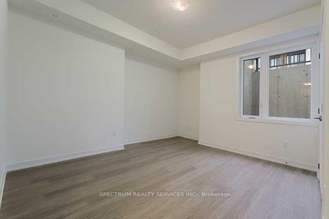 Photo 11 at 1001 - 14 David Eyer Road, Rural Richmond Hill, Richmond Hill Photo 11 at 1001 - 14 David Eyer Road, Rural Richmond Hill, Richmond Hill