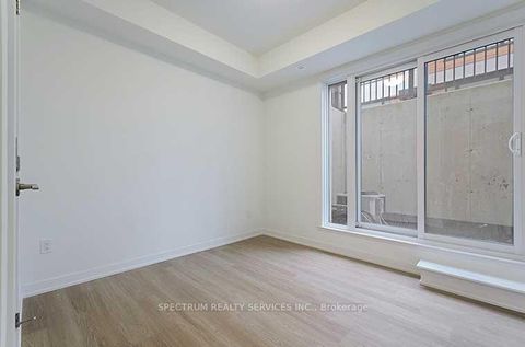 Photo 13 at 1001 - 14 David Eyer Road, Rural Richmond Hill, Richmond Hill Photo 13 at 1001 - 14 David Eyer Road, Rural Richmond Hill, Richmond Hill