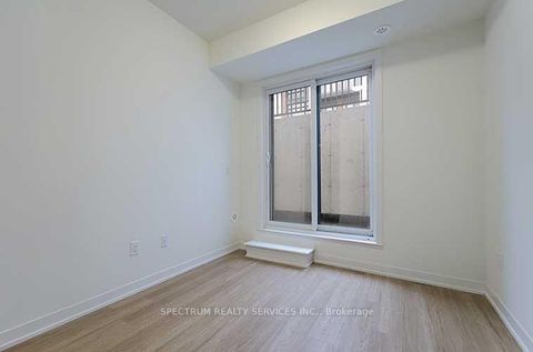 Photo 15 at 1001 - 14 David Eyer Road, Rural Richmond Hill, Richmond Hill Photo 15 at 1001 - 14 David Eyer Road, Rural Richmond Hill, Richmond Hill