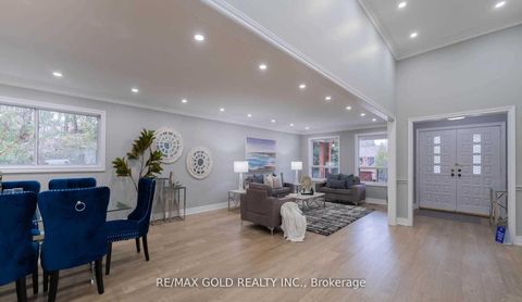 Photo 3 at 20 Garden Avenue, South Richvale, Richmond Hill