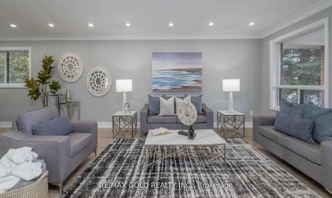Photo 5 at 20 Garden Avenue, South Richvale, Richmond Hill