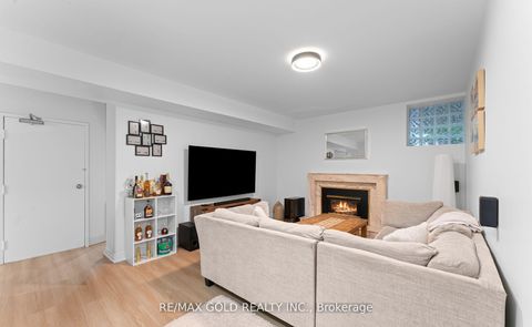 Photo 30 at 20 Garden Avenue, South Richvale, Richmond Hill