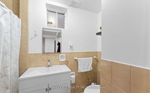 Photo 36 at 20 Garden Avenue, South Richvale, Richmond Hill