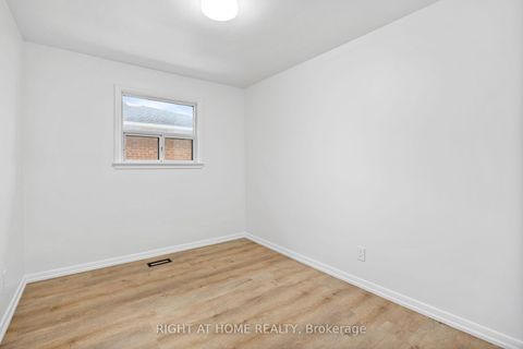 Photo 14 at 53 Lawnside Drive, Rustic, Toronto