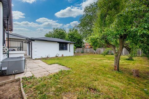 Photo 37 at 53 Lawnside Drive, Rustic, Toronto