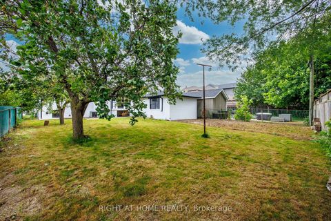 Photo 40 at 53 Lawnside Drive, Rustic, Toronto