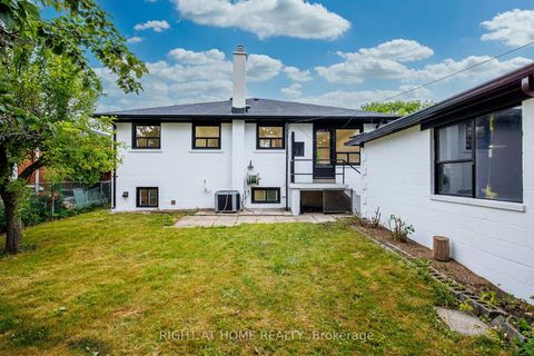 Photo 41 at 53 Lawnside Drive, Rustic, Toronto