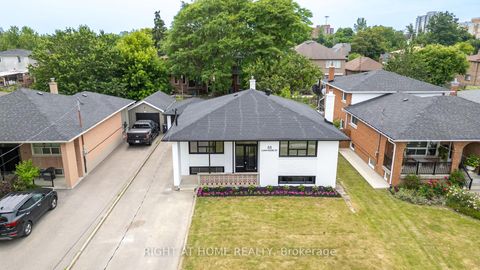 Photo 42 at 53 Lawnside Drive, Rustic, Toronto