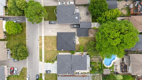 Photo 46 at 53 Lawnside Drive, Rustic, Toronto