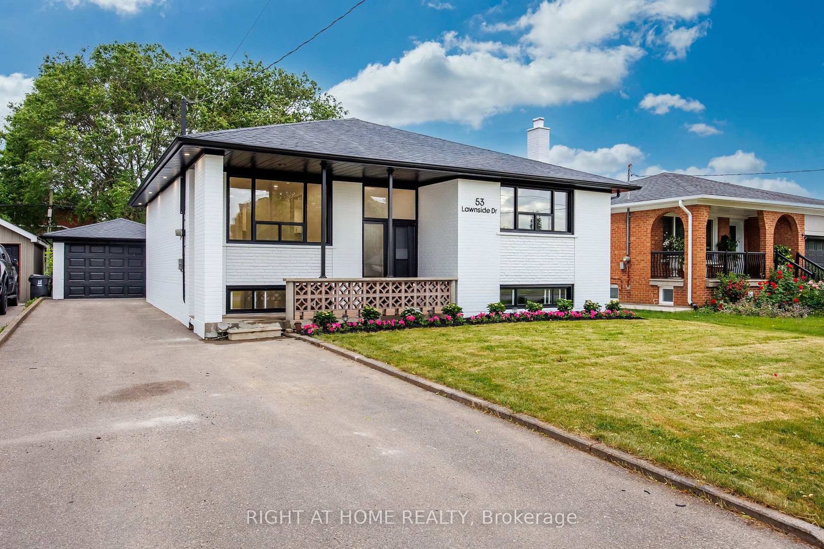 53 Lawnside Drive, Rustic, Toronto 