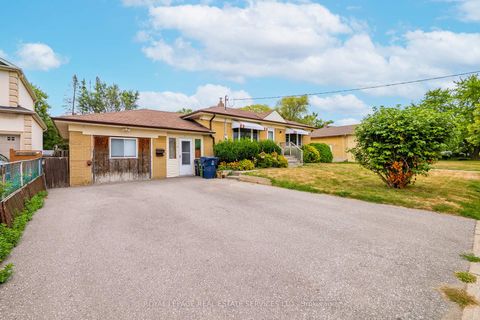 Photo 3 at 147 Poplar Road, West Hill, Toronto